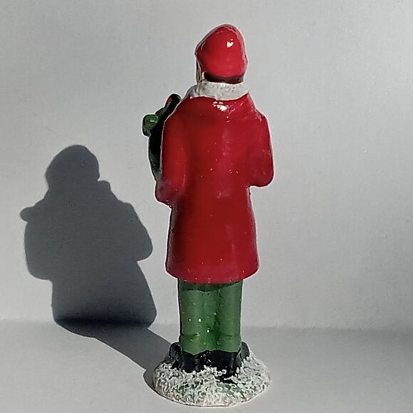 ๐ฏ 10 for $12 / Christmas Village Person holding Wreath - Picture 5 of 8